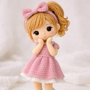 Modèle PDF au crochet pour poupée Amigurumi - Poupée ancienne avec robe amovible