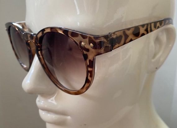 Tortoiseshell Sunglasses Round Lens -Retro Classi… - image 3