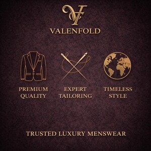 Puede incluir: Logotipo dorado con el texto "VALENFOLD" y las palabras "PREMIUM QUALITY", "EXPERT TAILORING" y "TIMELESS STYLE". Tambi&eacute;n est&aacute; presente la frase "TRUSTED LUXURY MENSWEAR". El fondo es marr&oacute;n oscuro.