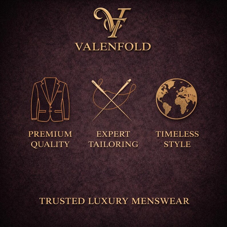 Puede incluir: Logotipo dorado con el texto "VALENFOLD" y las palabras "PREMIUM QUALITY", "EXPERT TAILORING" y "TIMELESS STYLE". Tambi&eacute;n est&aacute; presente la frase "TRUSTED LUXURY MENSWEAR". El fondo es marr&oacute;n oscuro.