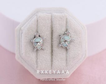 Ocean - Themed Turtle Opal Ohrstecker, süße Opal Schildkröte Ohrringe für Mädchen