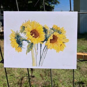 Girassóis! cartão da minha pintura favorita. Cartão alegre. Pintura de girassóis em aquarela impressa em um cartão