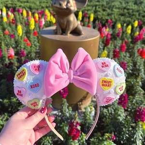 Oreilles de souris inspirées du coeur de conversation en velours perlé de la Saint-Valentin | Expédié en 10-12 jours ouvrables