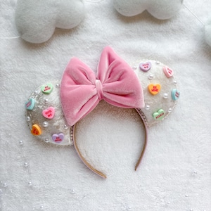 Oreilles de souris inspirées du coeur de conversation en velours perlé de la Saint-Valentin | Expédié en 10-12 jours ouvrables