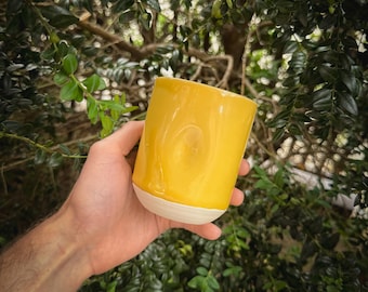 Taza de café de cerámica hecha a mano con diseño de hoyuelos - amarillo girasol - 355 ml
