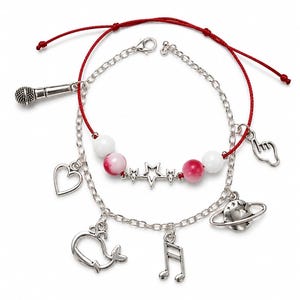 Pulseras de hilo rojo hechas a mano inspiradas en BTS: dijes de micrófono, planeta, ballena y nota musical.