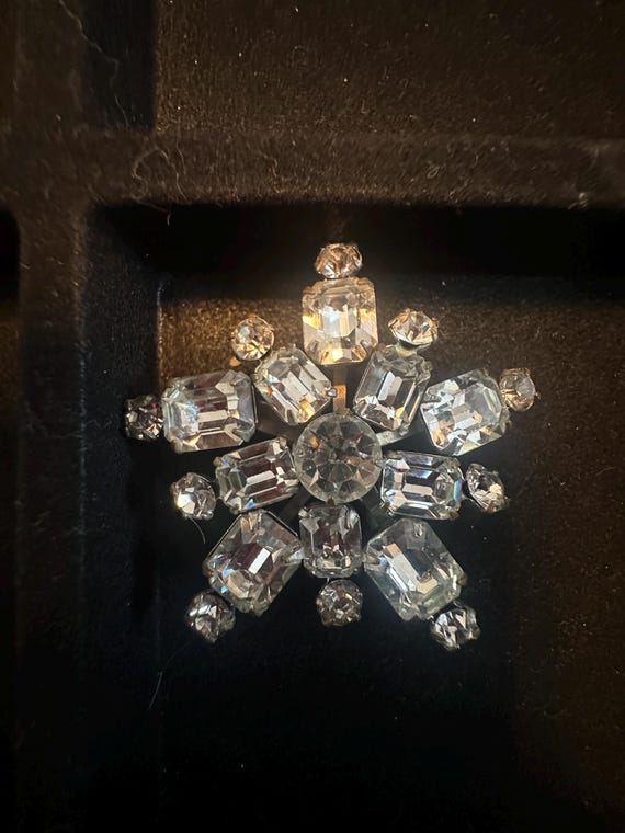 Dazzling rhinestone snowflake - image 1