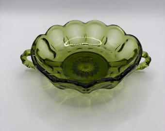 Vintage Anchor Hocking Fairfield Bon Bon Dish – Avocado Green Scalloped Glass Bowl