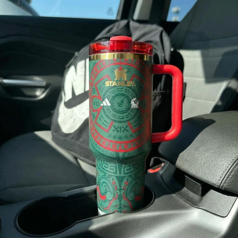 Vaso térmico Stanley de regalo para México, Adidas, de acero inoxidable, de 1.2 litros (40 oz), con asa. imagen 7