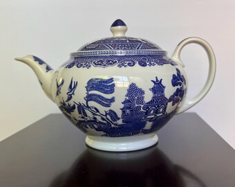 Blue Willow Teapot with Lid