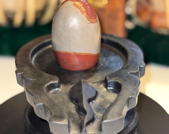 Narmadeshwar Shiva Lingam com Base Jaladhara | Pedra autêntica do rio Narmada | Lingam de 3,5”, Base de 8”