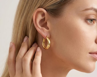 Orecchini a cerchio spessi placcati in oro 18 carati, cerchi dorati spessi, orecchini minimalisti di tendenza, gioielli dorati audaci, regalo alla moda per lei