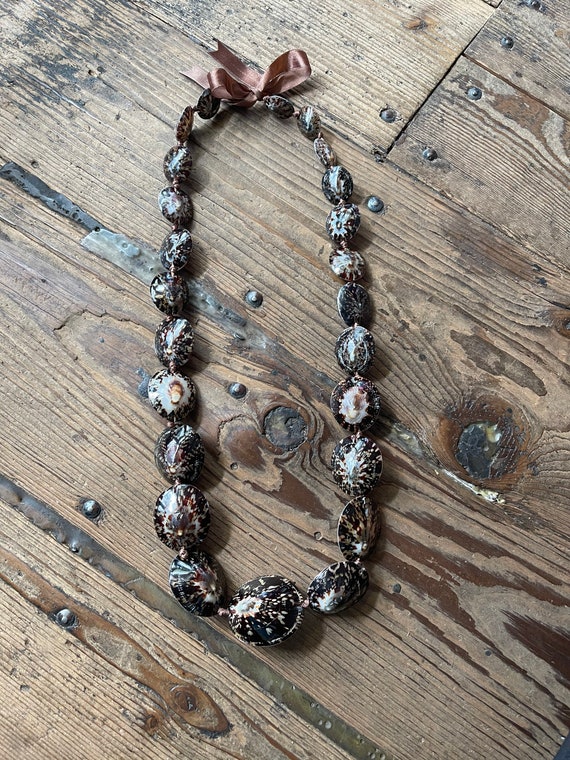 Pacific palm shop shell necklace