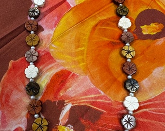 Flower power and pearls • wooden flowers • flor • pua lani • choker • beaded necklace