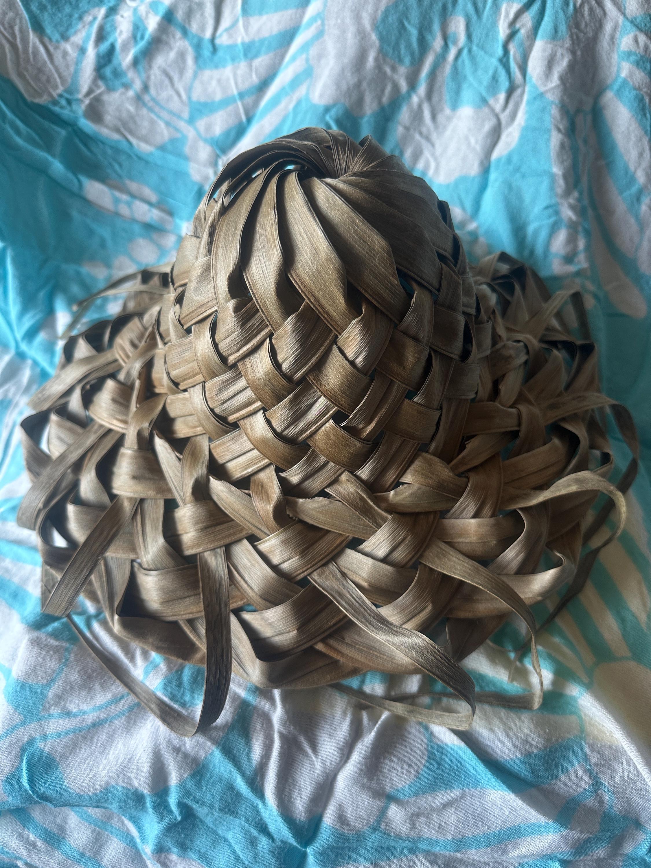 Hawaiian Coconut Leaf Hat How to Weave a Hat From Coconut Leaves – David Trubridge main image 4