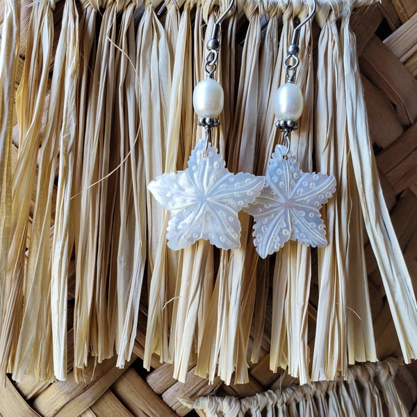 Sassy starfish and pearl earrings • beachy starfish earrings • pearl earrings • white pearl earrings • starfish earrings •