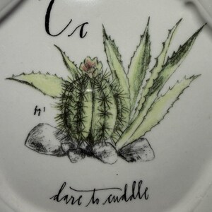 Anthropologie Linea Carta Dina Pyari Plato Canapé 'C' para Cactus Dare To Cuddle imagen 2