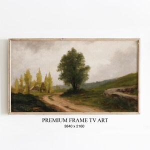 Könnte beinhalten: Gerahmtes Landschaftsgemälde mit einem Feldweg, der durch eine grüne Landschaft führt, mit einem großen Baum in der Mitte. Links befinden sich ein kleines Gebäude und Bäume. Der Text "PREMIUM FRAME TV ART" und die Abmessungen stehen unten.