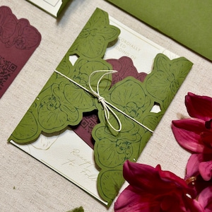 Convite de casamento com orquídea em formato de jaqueta, arquivo SVG para Cricut | Imprima e recorte o convite | Modelo de convite de luxo para fazer você mesmo | 5x7, 4,25x6, 4x6