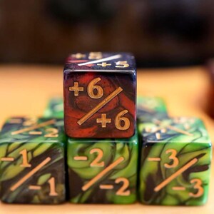 Plus & Minus Counter dice for MTG! Red and Green Marble Color Theme. Great Gift for Magic players. 16mm - 0.63 inches!