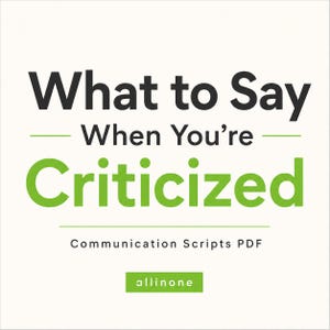 Könnte beinhalten: Quadratische Grafik mit dem Text "What to Say When You're Criticized" in Schwarz und Grün. Unter dem Titel steht "Communication Scripts PDF" und das Wort "allinone" in einem grünen Feld.