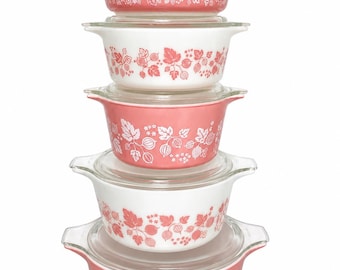 Pyrex Gooseberry Pink Complete 5-Piece Round Casserole Set with Lids | Vintage Pink & White Glass Bakeware