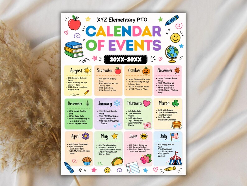 Pu&ograve; includere: Un calendario colorato degli eventi per XYZ Elementary PTO, da agosto a luglio. Il calendario presenta una variet&agrave; di icone e illustrazioni, tra cui una mela, libri, un globo e simboli stagionali. Il testo "CALENDAR OF EVENTS" &egrave; ben visibile.
