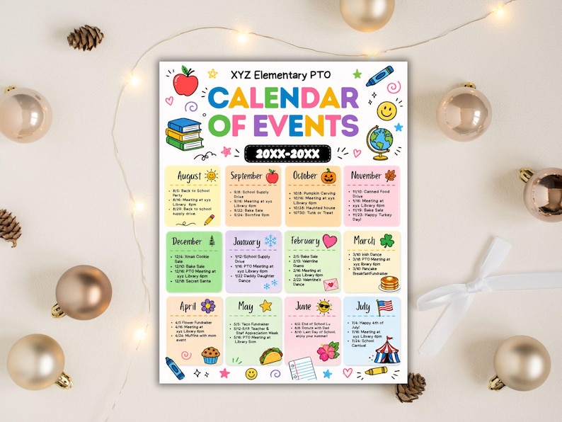 Pu&ograve; includere: Un calendario colorato degli eventi per XYZ Elementary PTO, con un layout a griglia con elenchi di eventi mensili da agosto a luglio. Il calendario include illustrazioni di una mela, libri e un mappamondo.