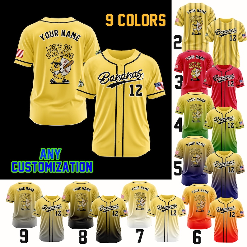 Puede incluir: Camiseta de b&eacute;isbol amarilla con ribete negro, con el texto "Bananas 12" en la parte delantera y un pl&aacute;tano de dibujos animados con un bate de b&eacute;isbol en la espalda. La imagen muestra nueve variaciones de color, con el texto "9 COLORES" y "CUALQUIER PERSONALIZACI&Oacute;N".