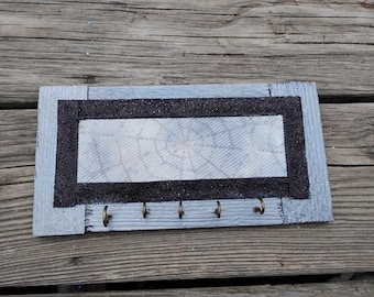 Porta-chaves de parede rústico em forma de teia de aranha