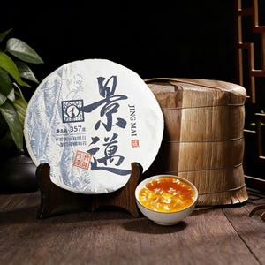 以下が含まれることがあります： 白い文字で「Welcome to our home」と書かれた素朴な木製の看板。 玄関の装飾に最適な、使い古した仕上げとシンプルなデザインが特徴です。