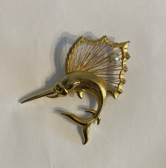 Sailfish brooch with real pearl. Brooks. 1960's - image 9