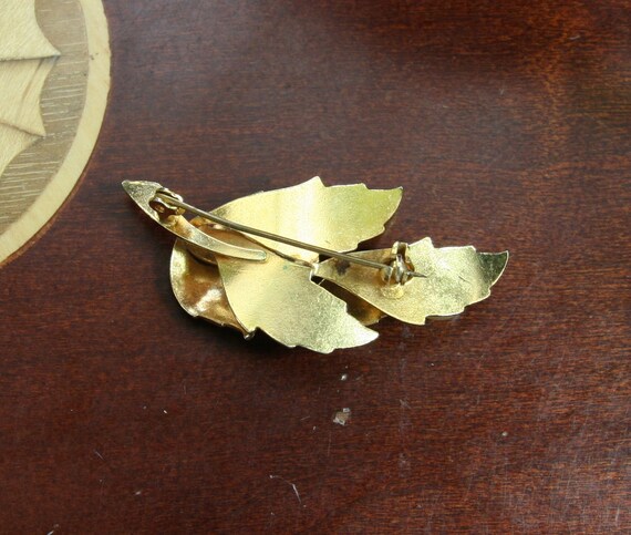 Leaf and Faux pearl Brooch. - image 5