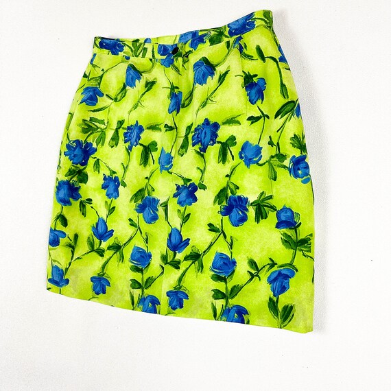 1990s Neon Green and Blue Rose Print Mini Skirt /… - image 6