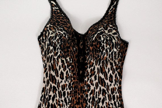 1960s Vanity Fair Leopard Print Bodysuit / Romper… - image 2