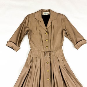 1950s McKettrick Brown Iridescent Fit and Flare Dress / Shirtwaist / Shirtdress / Shark Skin / Built in Belt / 28 Waist / New Look / M / image 5