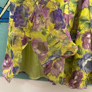 Y2K purple and green floral silk skirt / slip skirt / fluttery / sheer overlay / size 8 / deadstock / medium / 00s / satc / chartreuse / m image 5