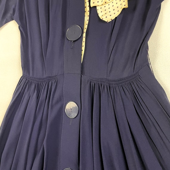 1940s Navy Blue Rayon Short Sleeve Day Dress with… - image 4