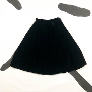 1950s Black Soft Velvet Circle Skirt / 50s / Goth / Metal Zipper / Winter / Heavy Weight / Small / Plushy / Princess / Solid / 25 Waist /