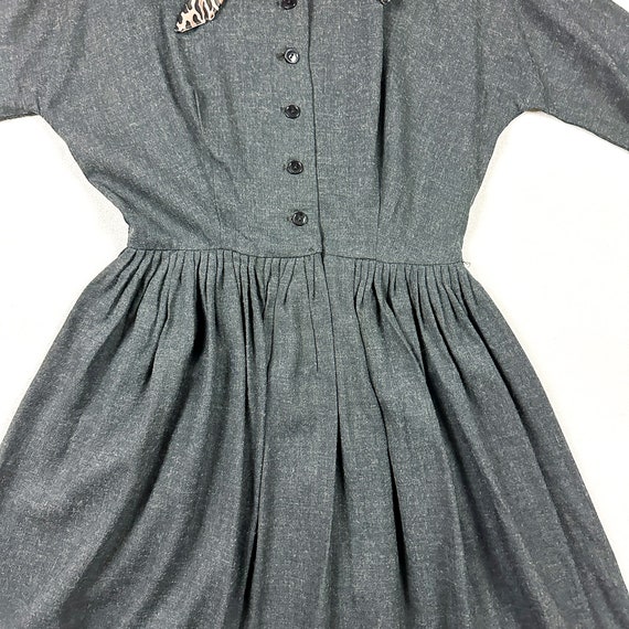 Vintage 1950s Grey Fit and Flare Day Dress with C… - image 6