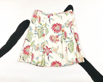 90s Nine West Floral Pleated Mini Skirt / Creme Based Floral / Daisies / Rayon / Size 4 / Grunge / Friends / Preppy / Clueless / Romantic /