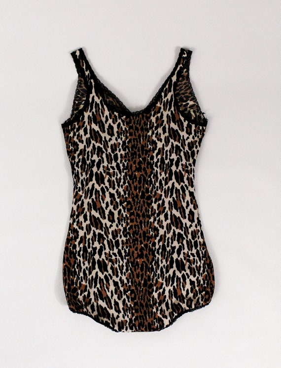 1960s Vanity Fair Leopard Print Bodysuit / Romper… - image 6