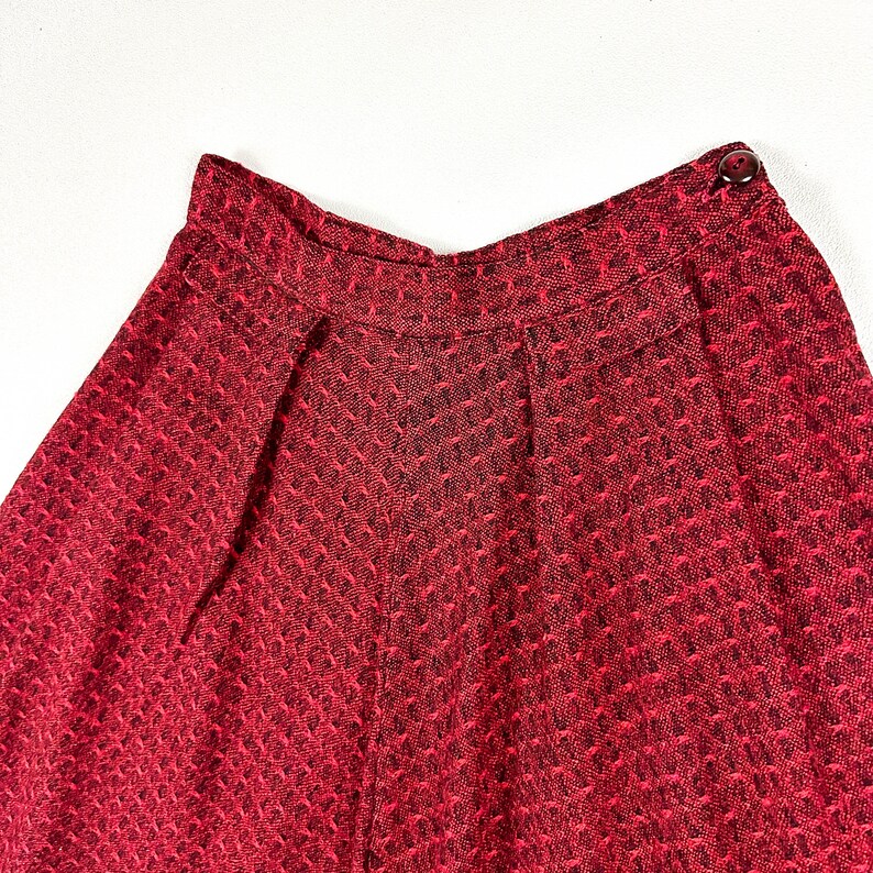 1950s Black and Red Speckled Tweed Circle Skirt / New Look / Fit and Flare / Illusion Pockets / Winter / Pinup / Small / 26 Waist / Wool / S image 2