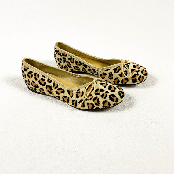 1950s Leopard Print Fuzzy Flocked Flats / Size 8.… - image 1