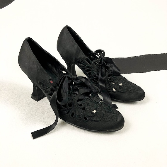 80s / 90s / Black Satin Lace Openwork Booties / Pu