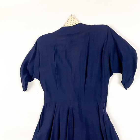 1940s Navy Blue Rayon Short Sleeve Day Dress with… - image 8