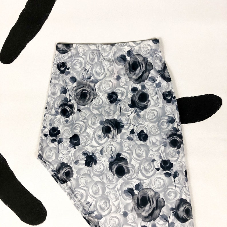 90s Asymmetrical Hem Rose Print Skirt / High Low / y2k / Photorealistic / Greyscale / Black and White / Joule / Large / Destinys Child / L image 6