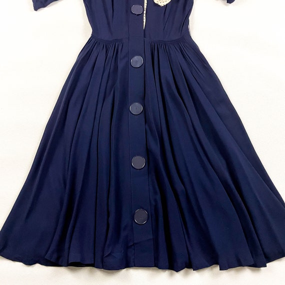 1940s Navy Blue Rayon Short Sleeve Day Dress with… - image 2