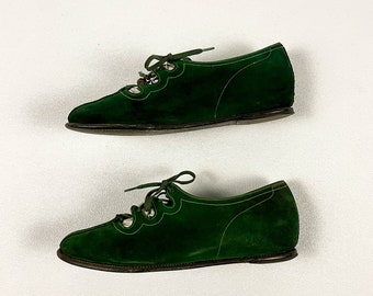 1940s Of Dunmore Emerald Green Suede Hidden Wedge Shoes / Cut Outs / Lattice / Lace Up / Leather / 1940s / Oxfords / Solid / Heel / 8