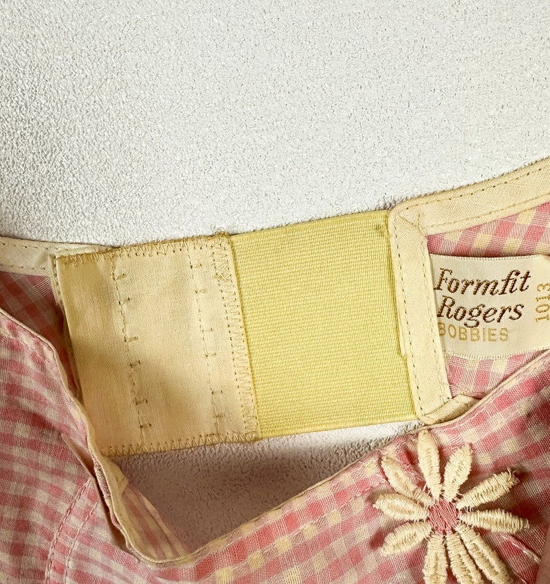 1960s Formfit Rogers Pink Gingham Daisy Garter Belt / Small / XS / Deadstock / Size 24 / Vintage Lingerie / Hosiery / Mod / Kitschy / image 3